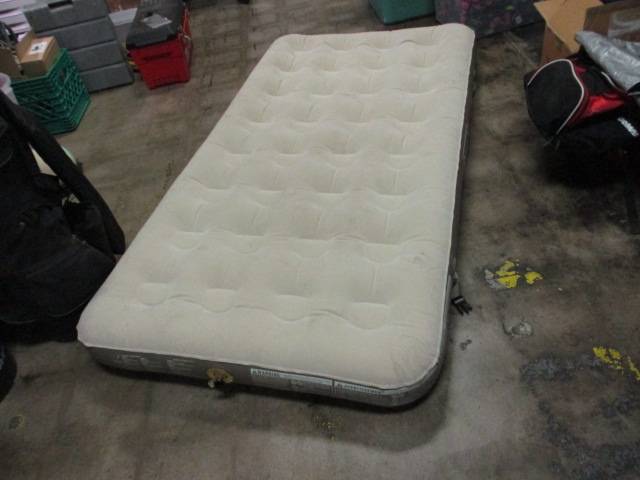 Coleman twin size air clearance mattress