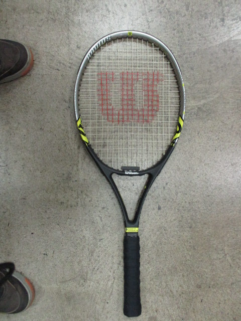 Load image into Gallery viewer, Used Wilson Radius Graphite 28&quot; Tennis Racquet
