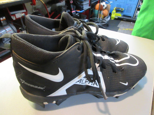 Used Nike Alpha Cleats Size 5.5