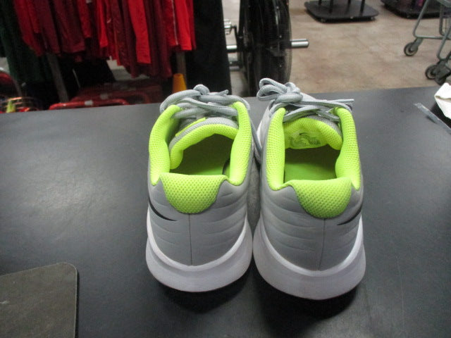 Load image into Gallery viewer, Used Nike Star Runner Running Shoes Size 5.5
