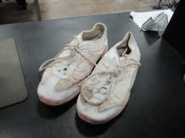 Load image into Gallery viewer, Used Nfinity Cheer Shoes Size 8.5 - Bottoms Are Red
