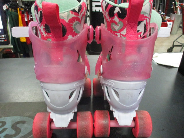 Load image into Gallery viewer, Used Adjustable Roller Derby Skates Size 2
