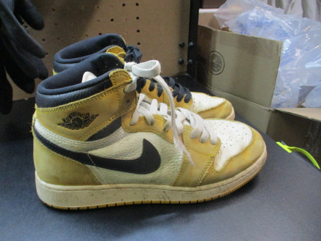 Load image into Gallery viewer, Used Air Jordan 1 Retro High OG Rookie Of The Year Size 7 - RARE
