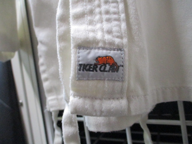 Load image into Gallery viewer, Used Tiger Claw Karate Gi Jacket Size 0000
