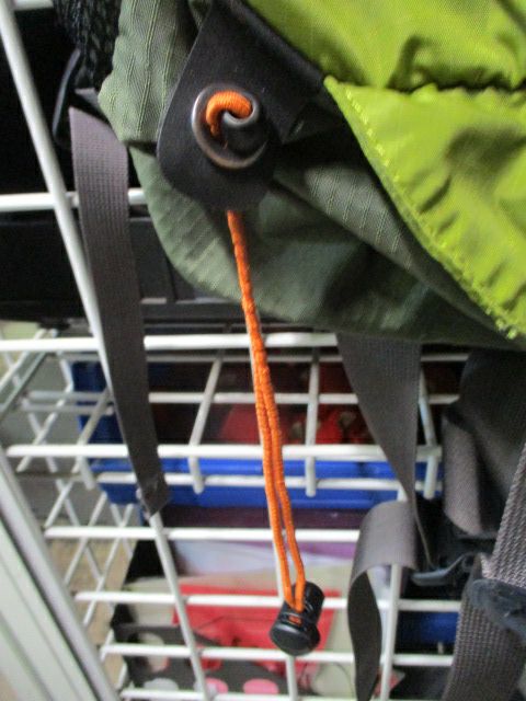 Load image into Gallery viewer, Used REI Jet Ultra Light 30 L Hiking Backpack - worn/dryrot small bungie cords
