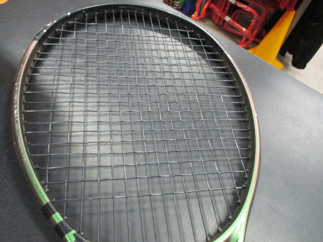 Load image into Gallery viewer, Used Wilson Blade 98 V8 27&#39;&#39; Tennis Racquet
