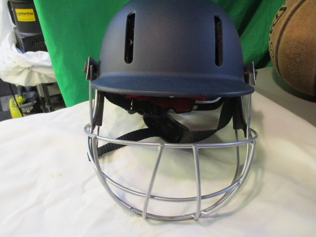 Load image into Gallery viewer, Used GM Purist GEO II Cricket Helmet Size Senior Large
