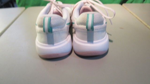 Load image into Gallery viewer, Used Nike City Rep TR Womens 8.5 Shoes
