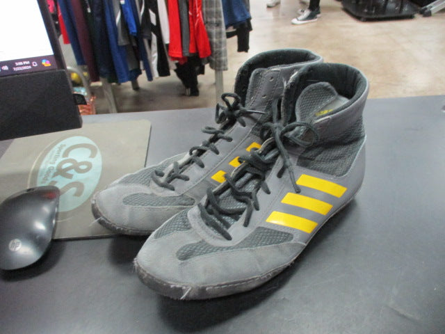 Load image into Gallery viewer, Used Adidas Wrestling Shoes Size 6.5
