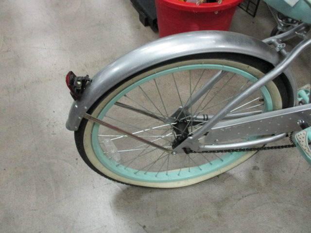 Load image into Gallery viewer, Used Huffy Cranbrook 24&#39;&#39; Beach Cruiser (NEED BIKE INNER TUBE)
