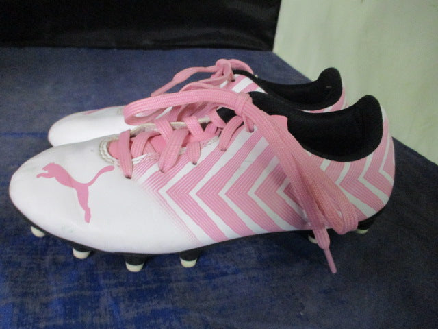 Load image into Gallery viewer, Used Puma Soccer Cleats Kids Size 13
