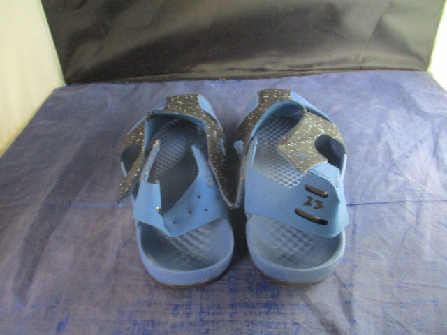 Load image into Gallery viewer, Used Nike Jordan Flare Shoes Youth Size 3
