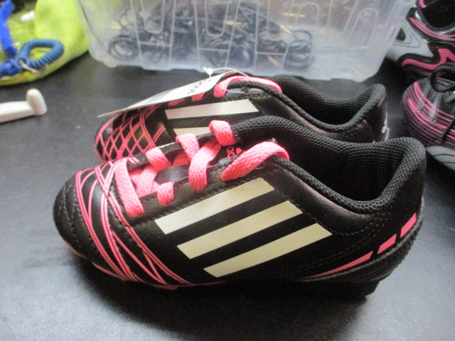 Load image into Gallery viewer, Vizari Conquisto Soccer Cleats Youth Size 9.5
