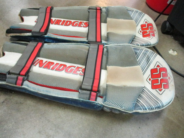 Load image into Gallery viewer, Used SS Sunridges Batting Pads - Adult
