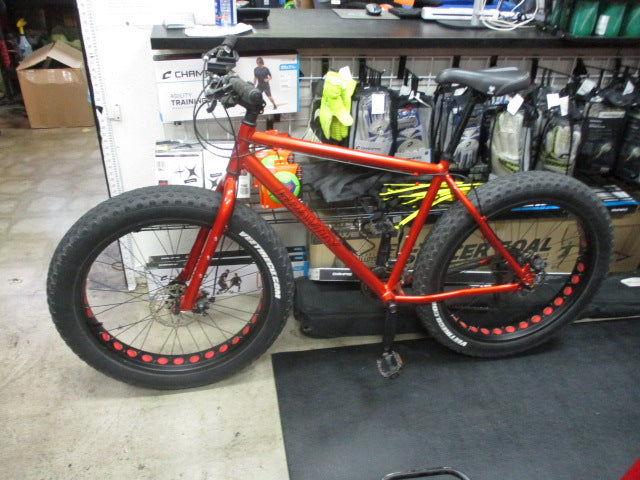 Load image into Gallery viewer, Used Gravity 26&quot; 16 Speed Fat Tire Mountain Bike
