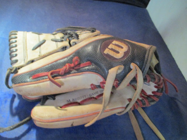 Load image into Gallery viewer, Used Wilson A2000 MA14 12.25&quot; LEFTY Glove
