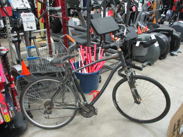 Load image into Gallery viewer, Used Schwinn Voyager 700C 24 Speed Hybrid Bike
