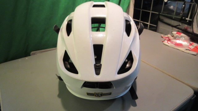 Load image into Gallery viewer, Used Cascade Adjustable Lacrosse Helmet  w/ Jaw Strap
