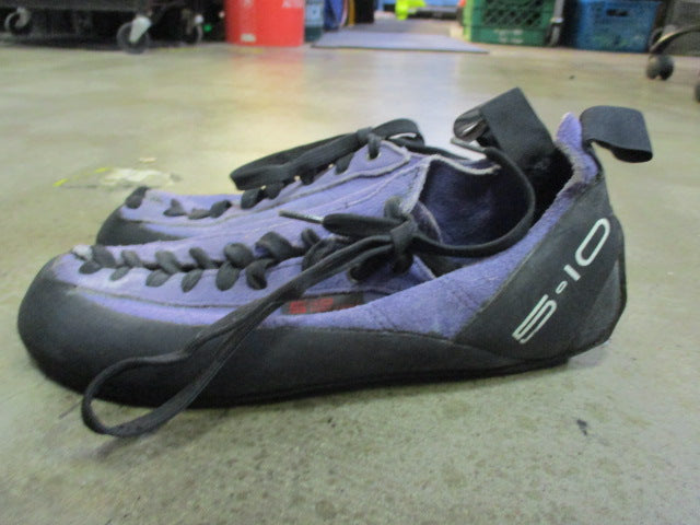 Load image into Gallery viewer, Used Five Ten Stealth C4 - Size 8 Climbing Shoes
