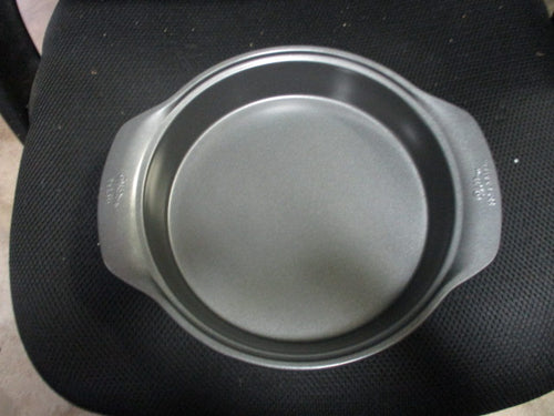 Used Wilton Bake it Better Steel Non-Stick Round Cake Pan 9 Inch