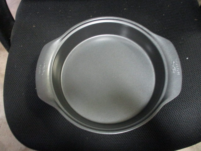 Load image into Gallery viewer, Used Wilton Bake it Better Steel Non-Stick Round Cake Pan 9 Inch
