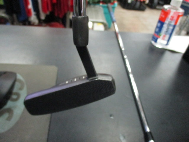 Load image into Gallery viewer, Used Wilson Staff infinite North Side RH 32&quot; Putter With Super stroke 10
