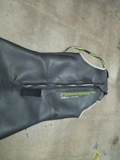 Load image into Gallery viewer, Used Neosport 5:3mm Ultralight Triathlon Wetsuit Size 6 - Legs Cut
