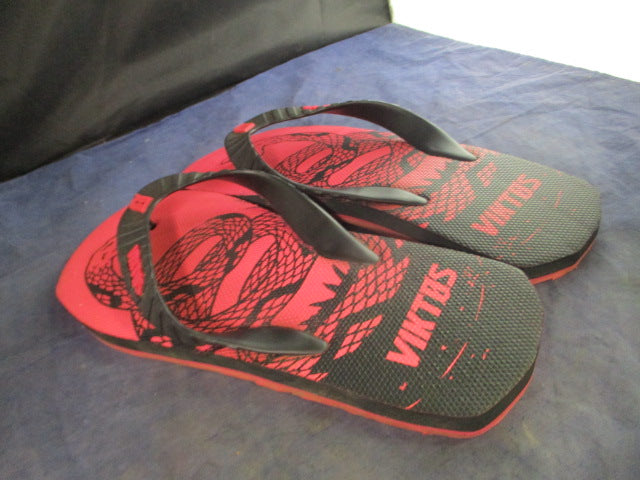 Load image into Gallery viewer, Used Victos Flip Flops
