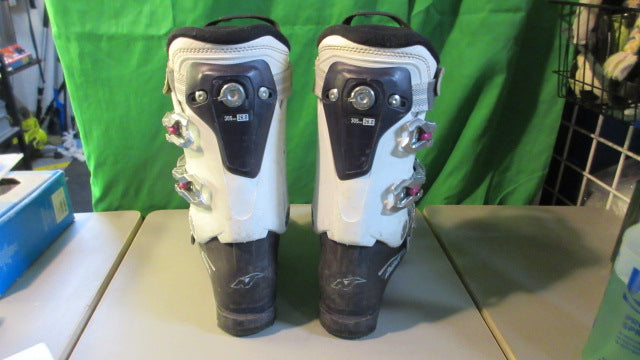 Load image into Gallery viewer, Used Women&#39;s Nordica NXT Ski Boots Size 26
