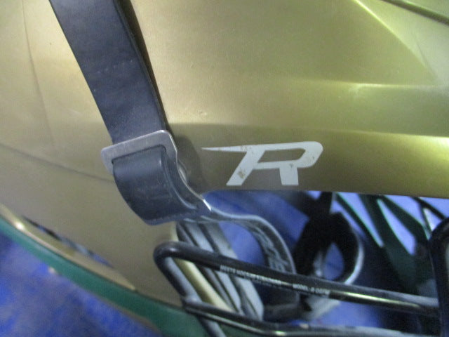 Load image into Gallery viewer, Used Cascade R Lacrosse Helmet Size OSFM
