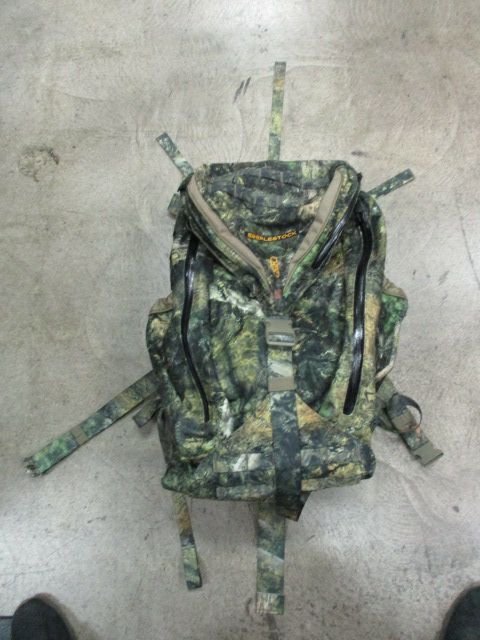 Load image into Gallery viewer, Used Ederlestock M5 RMEF Team Elk Pack Hunting Gear Bag w/Rain Cover &amp; Sling Bag
