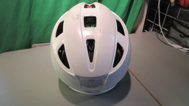 Load image into Gallery viewer, Used Cascade Pro7 Adult (Unknown Size) Lacrosse Helmet
