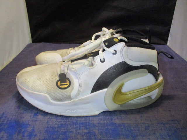 Load image into Gallery viewer, Used Nike Air Zoom Crossover 2 Basketball Shoes Youth Size 7
