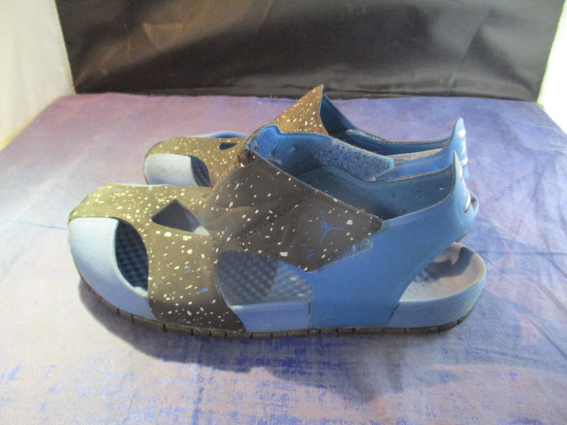 Load image into Gallery viewer, Used Nike Jordan Flare Shoes Youth Size 2
