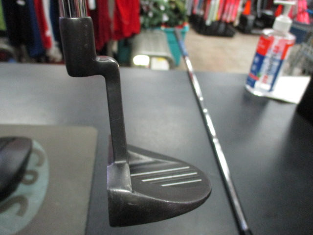 Load image into Gallery viewer, Used Wilson Staff infinite North Side RH 32&quot; Putter With Super stroke 10
