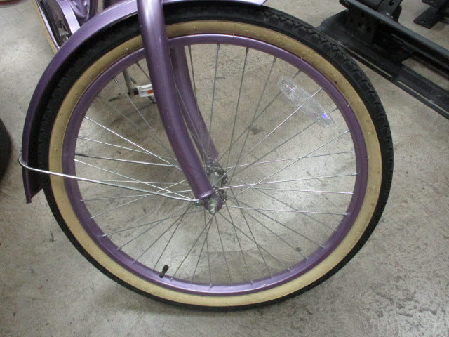 Load image into Gallery viewer, Used Schwinn Legacy 24&#39;&#39; Woman Beach Cruiser Bike
