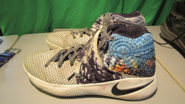 Load image into Gallery viewer, Used Nike Kyrie Irving J.B.Y Basketball Shoes Size 12 Men&#39;s
