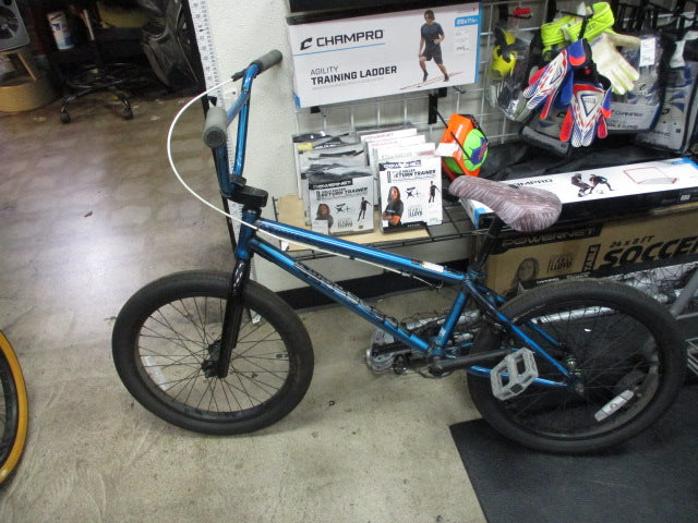 Load image into Gallery viewer, Used GT Performer 21 Dirtflip 20&quot; BMX Bike
