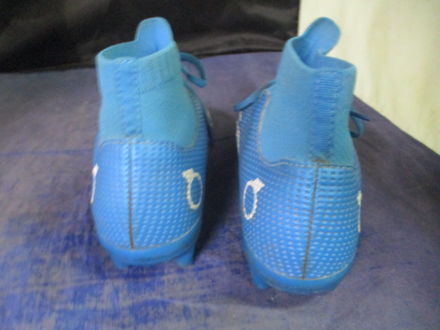 Load image into Gallery viewer, Used Blue Soccer Cleats Size 32 / 1
