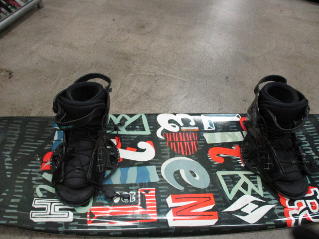 Load image into Gallery viewer, Used Hyperlite Eden Wakeboard 130cm W/ Hyperlite  Bindings
