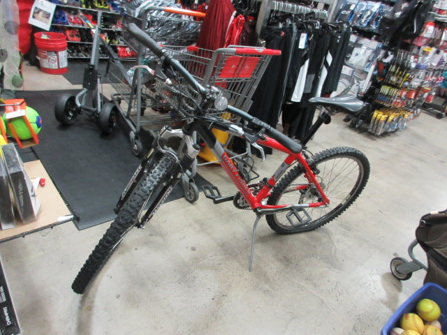 Load image into Gallery viewer, Used Gary Fisher Tassajara 26&quot; 27-Speed Mountain Bike
