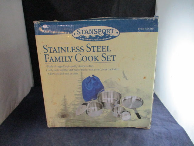 Load image into Gallery viewer, Used Vintage Stansport Stainless Steel Family Cook Set - some wear
