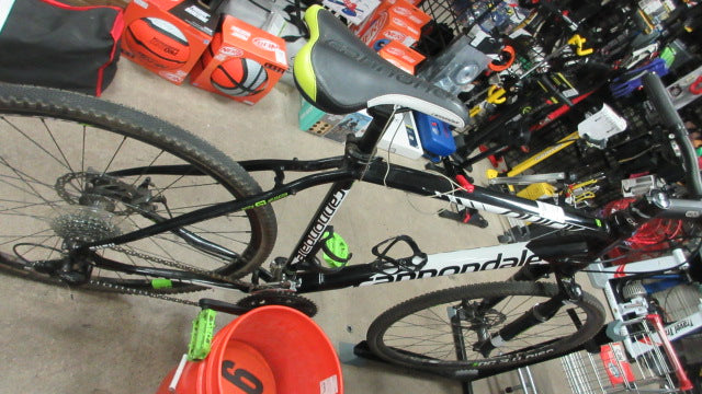 Load image into Gallery viewer, Used Cannondale Quick CX4 XL Bicycle
