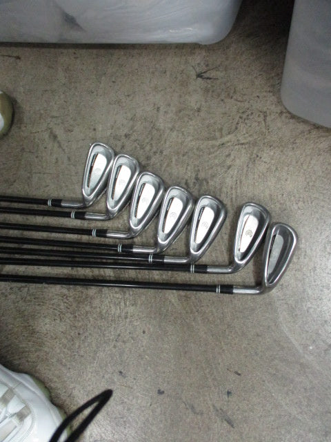 Load image into Gallery viewer, Used Cleveland Launcher Senior Iron Set 4-9, PW- RH
