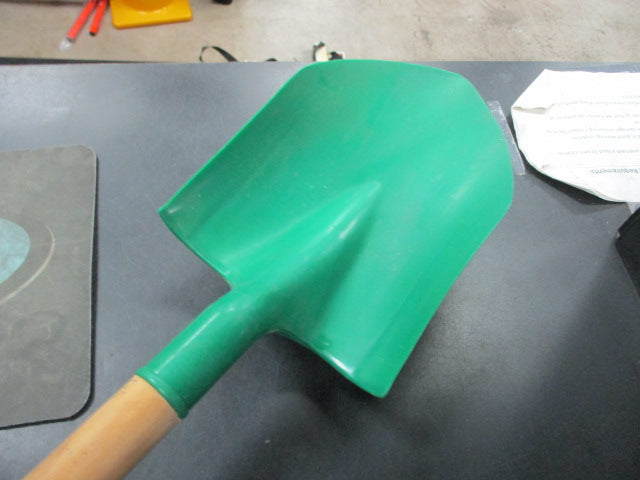 Load image into Gallery viewer, Used Green Shovel
