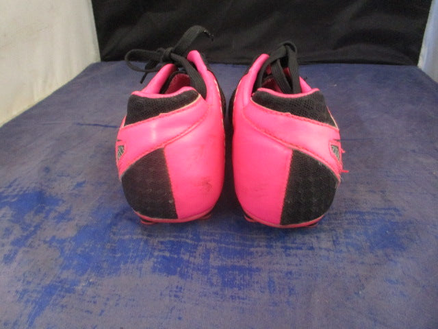 Load image into Gallery viewer, Used Dream Pairs Soccer Cleats Youth Size 4
