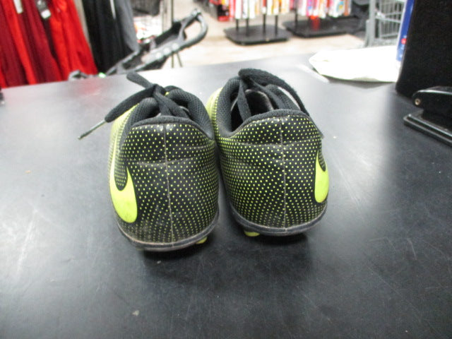 Load image into Gallery viewer, Used Nike Bravata Size 12C Youth Outdoor Cleats
