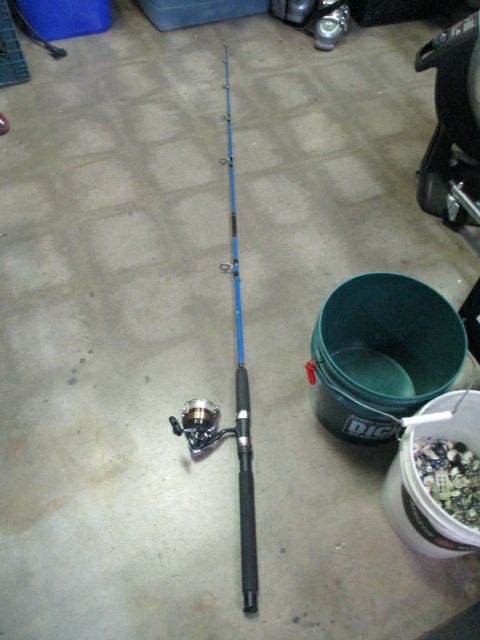 Load image into Gallery viewer, Used Varmac Sea Flex 6&#39; Fishing Rod w/ Diawa Sweepfire 3000-2B Fishing Reel
