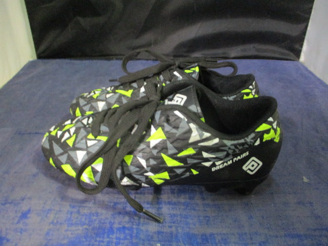 Load image into Gallery viewer, Used Dream Pairs Soccer Cleats Youth Size 13
