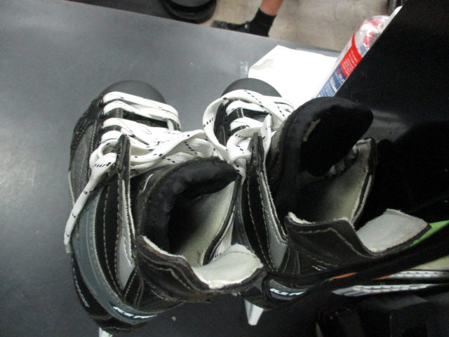 Load image into Gallery viewer, Used American Ice Force Size 1 Hockey Skates
